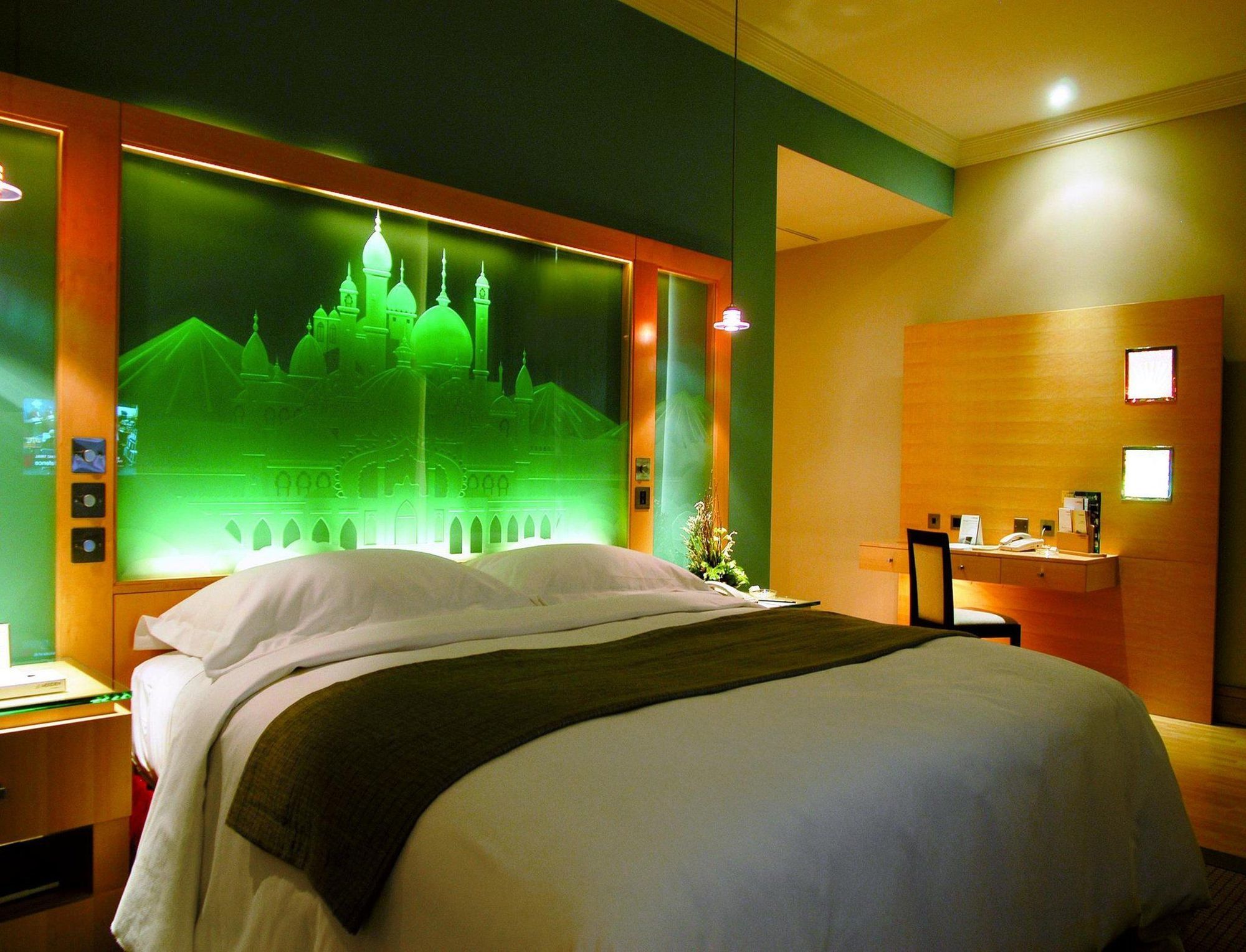Le Royal Tower Hotel Kuwait City Room photo