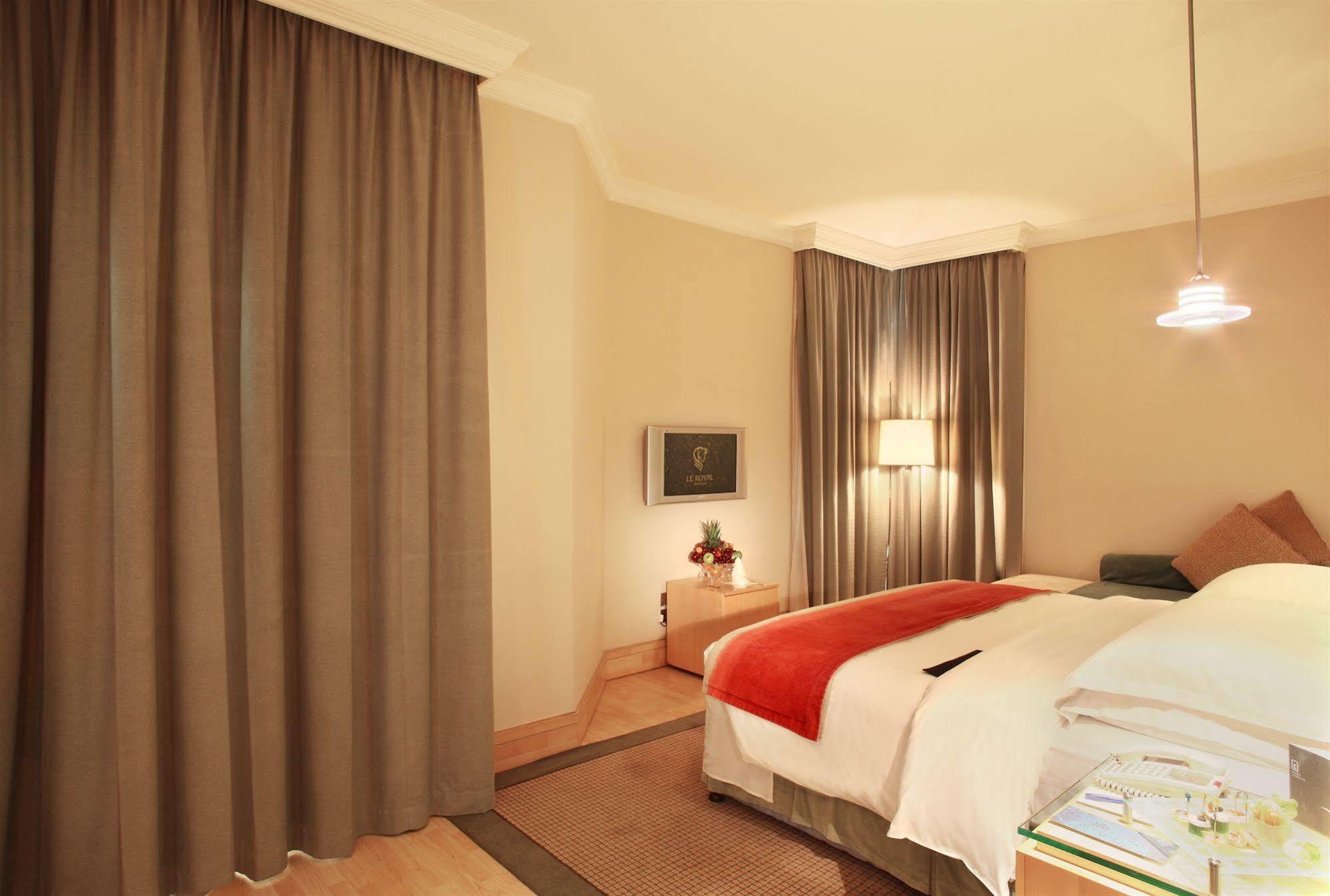 Le Royal Tower Hotel Kuwait City Exterior photo