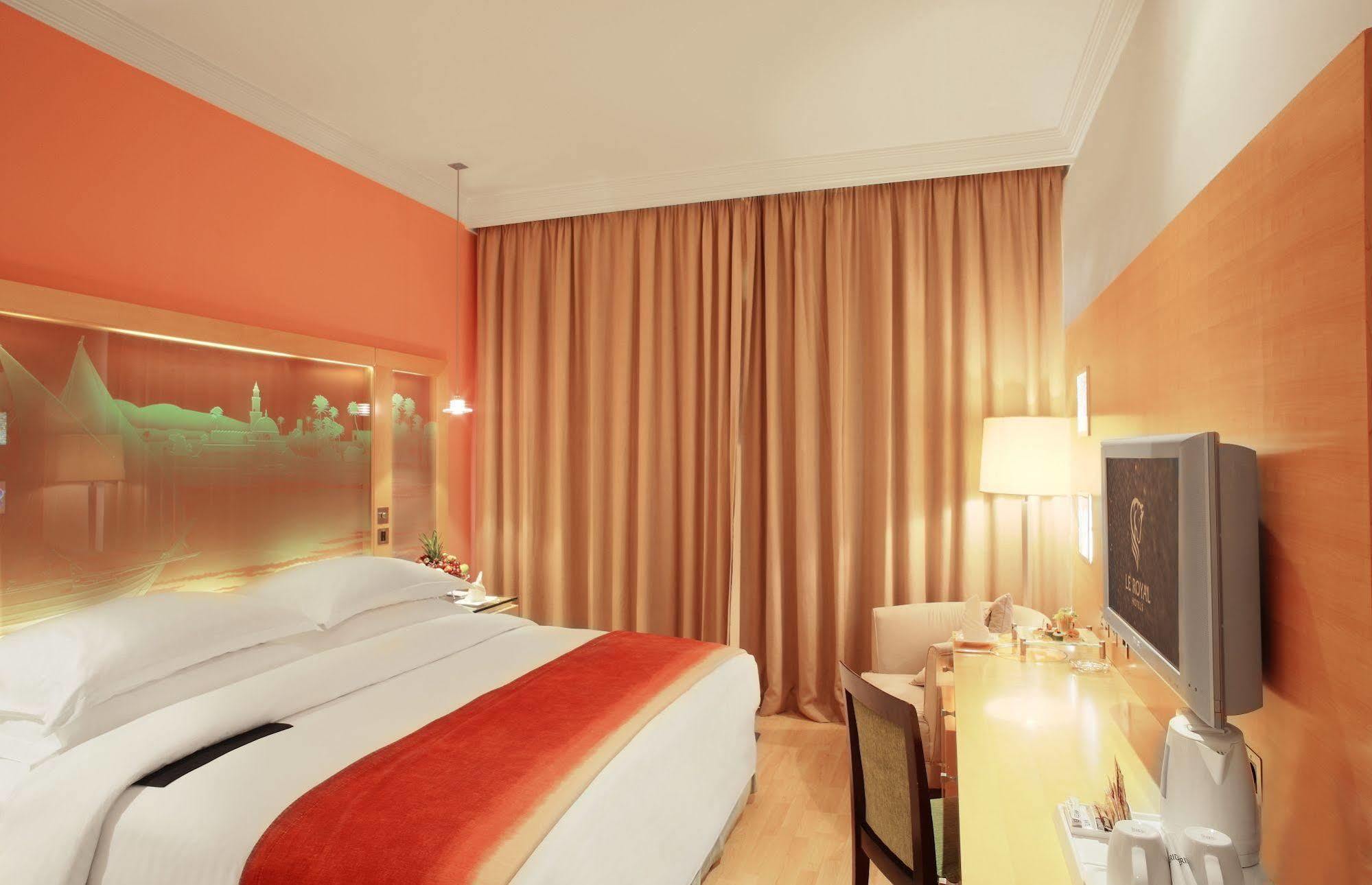 Le Royal Tower Hotel Kuwait City Exterior photo
