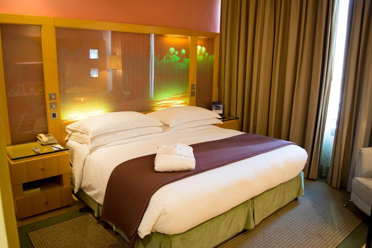Le Royal Tower Hotel Kuwait City Exterior photo