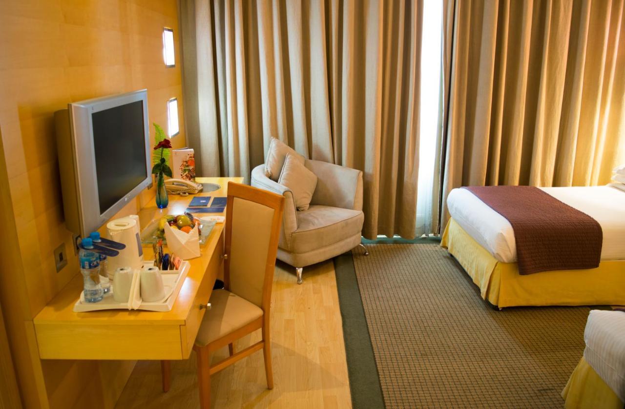 Le Royal Tower Hotel Kuwait City Exterior photo