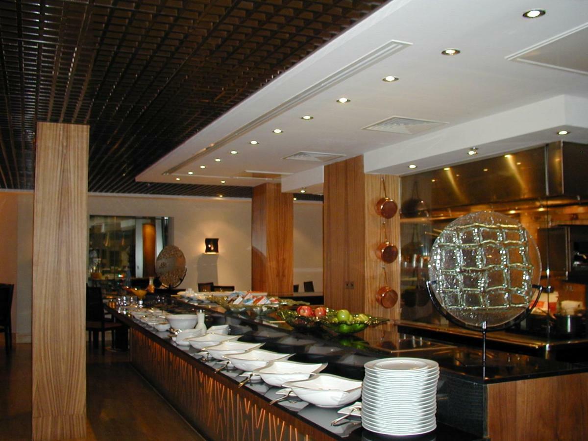 Le Royal Tower Hotel Kuwait City Exterior photo